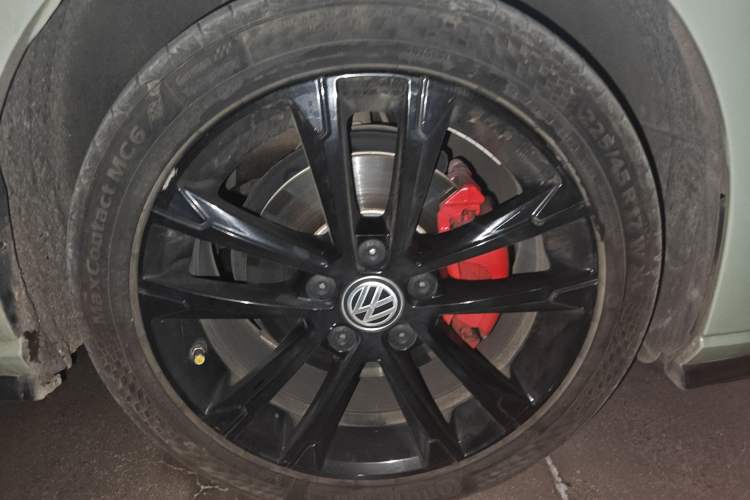 Used Volkswagen Golf 2019 280TSI DSG R-Line Model China V Standard Right Front Wheel Hub