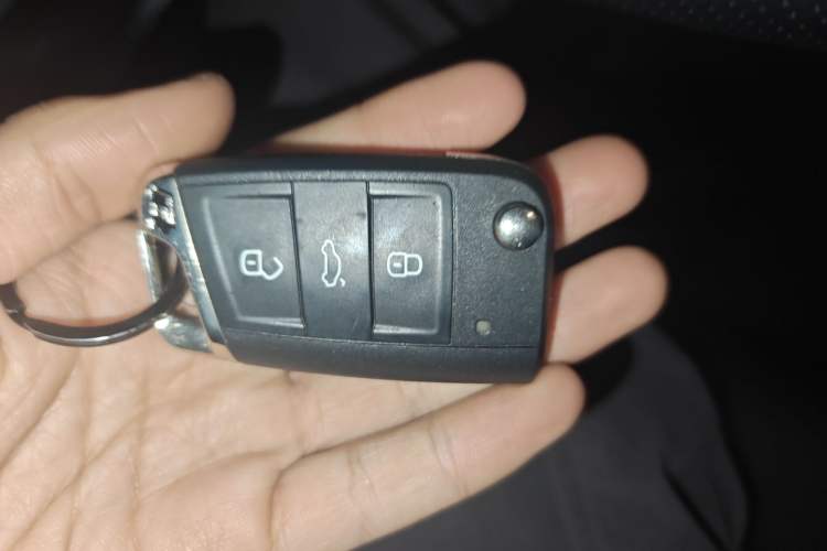 Used Volkswagen Golf 2019 280TSI DSG R-Line Model China V Standard Vehicle Key