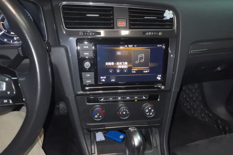 Used Volkswagen Golf 2019 280TSI DSG Luxury Version China VI Standard Audio And AC Panel