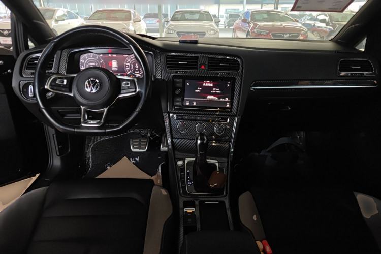 Used Volkswagen Golf 2019 280TSI DSG R-Line China VI Standard Center Console