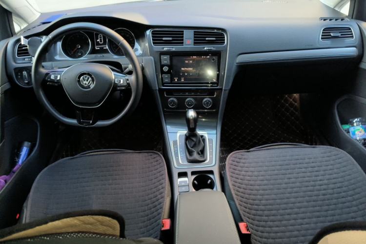 Used Volkswagen Golf 2019 280TSI DSG Comfort Version China VI Standard Center Console