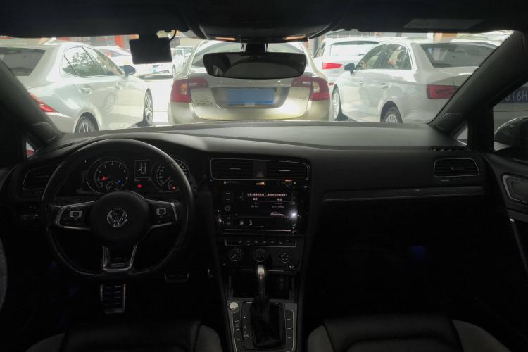 Used Volkswagen Golf 2019 280TSI DSG R-Line Model China V Standard Center Console