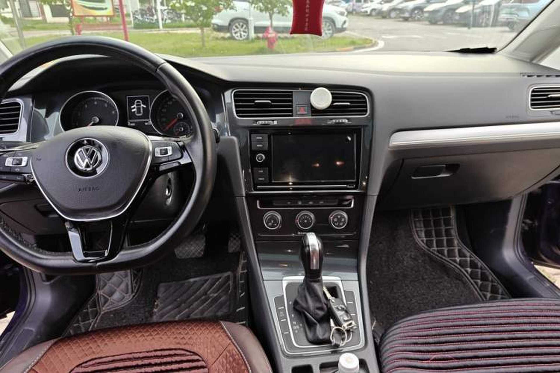 Used Volkswagen Golf 2019 280TSI DSG Comfort Version China V Standard Center Console