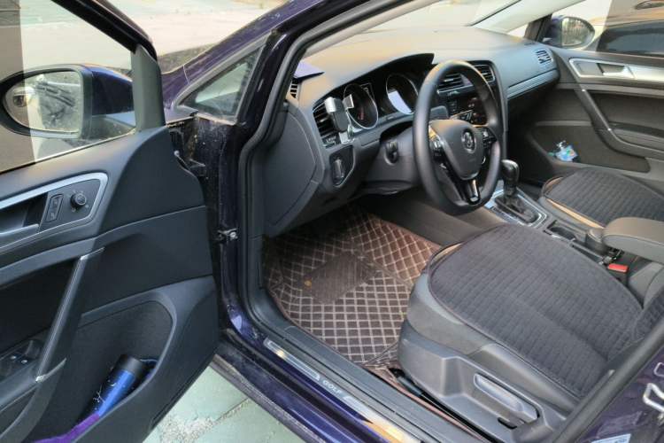 Used Volkswagen Golf 2019 280TSI DSG Comfort Version China VI Standard Driver Seat