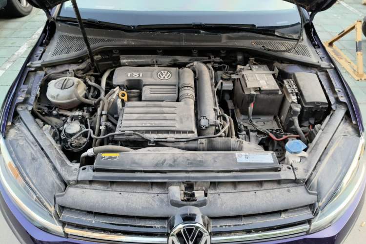 Used Volkswagen Golf 2019 280TSI DSG Comfort Version China VI Standard Engine Bay
