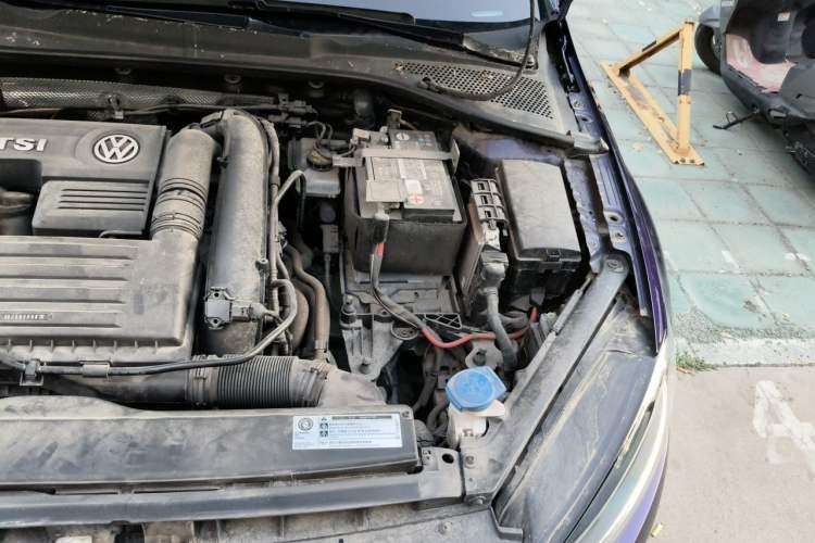 Used Volkswagen Golf 2019 280TSI DSG Comfort Version China VI Standard Engine Bay Left
