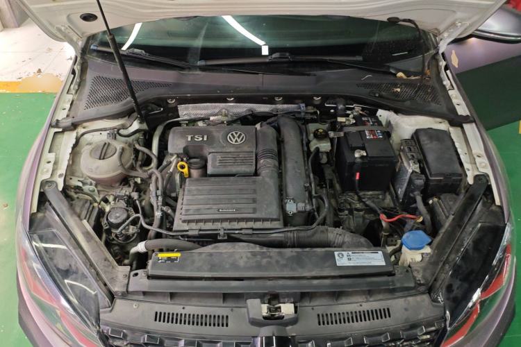 Used Volkswagen Golf 2019 280TSI DSG Flagship Version China VI Standard Engine Bay
