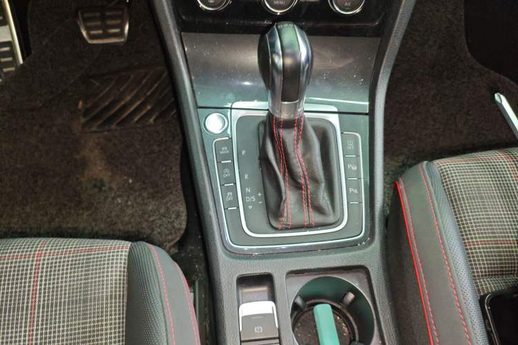 Used Volkswagen Golf 2019 280TSI DSG Flagship Version China VI Standard Gear Lever