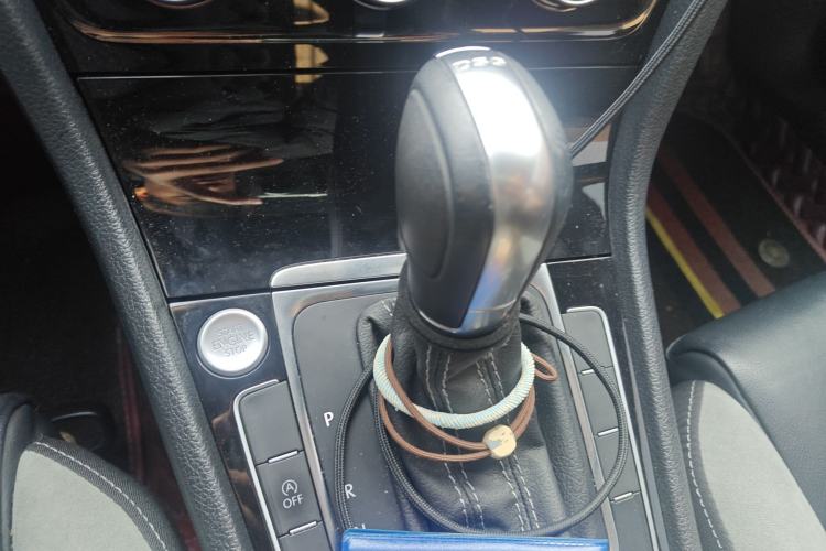 Used Volkswagen Golf 2019 280TSI DSG R-Line China VI Standard Gear Lever