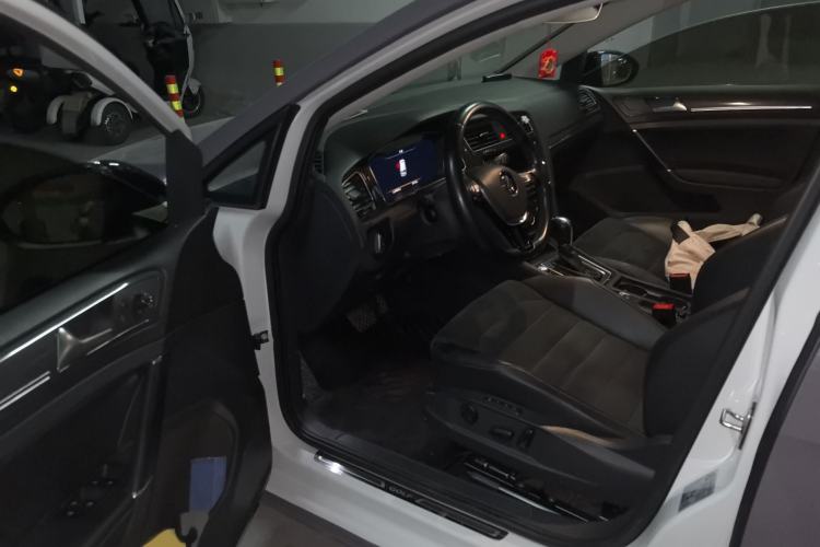 Used Volkswagen Golf 2019 280TSI DSG Luxury Version China VI Standard Interior 3