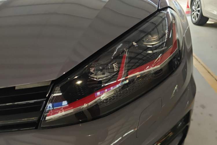 Used Volkswagen Golf 2019 280TSI DSG R-Line China VI Standard Left Front Headlight