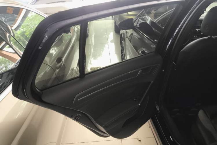Used Volkswagen Golf 2019 280TSI DSG R-Line Model China V Standard Left Rear Door Interior