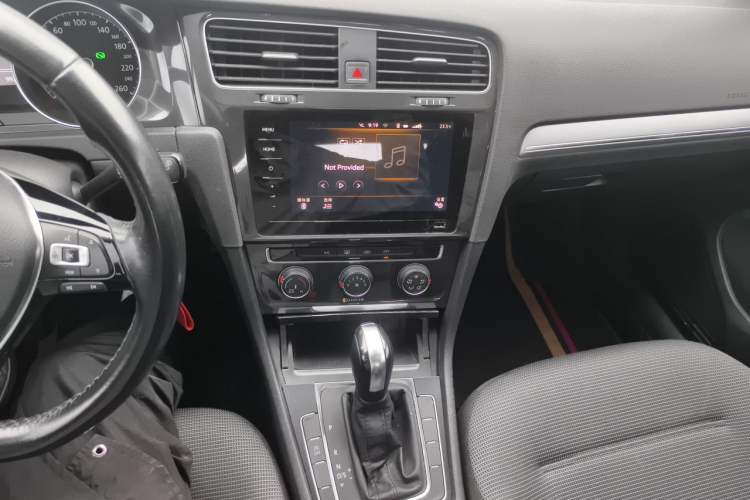 Used Volkswagen Golf 2019 280TSI DSG R-Line Model China V Standard Audio And AC Panel