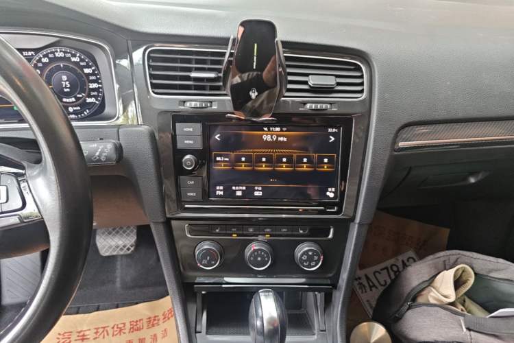 Used Volkswagen Golf 2019 280TSI DSG Luxury Version China VI Standard Audio And AC Panel