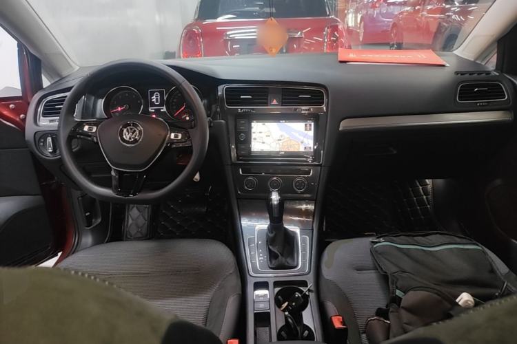 Used Volkswagen Golf 2019 1.6L Automatic Comfort Model China V Standard Center Console