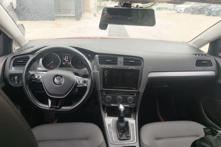 Used Volkswagen Golf 2019 280TSI DSG R-Line Model China V Standard Center Console