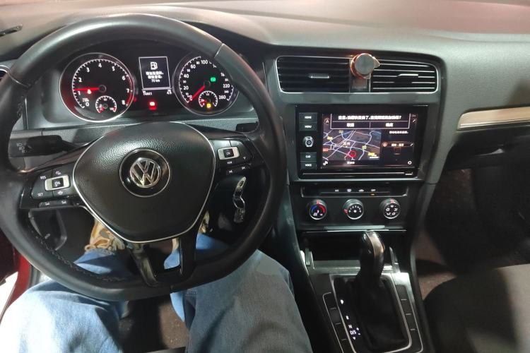 Used Volkswagen Golf 2019 200TSI DSG Comfort & Ambition Edition China VI Standard Center Console