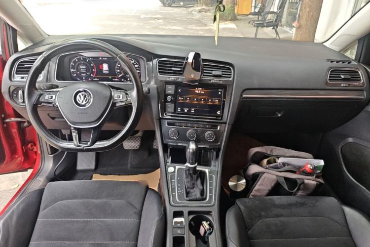 Used Volkswagen Golf 2019 280TSI DSG Luxury Version China VI Standard Center Console