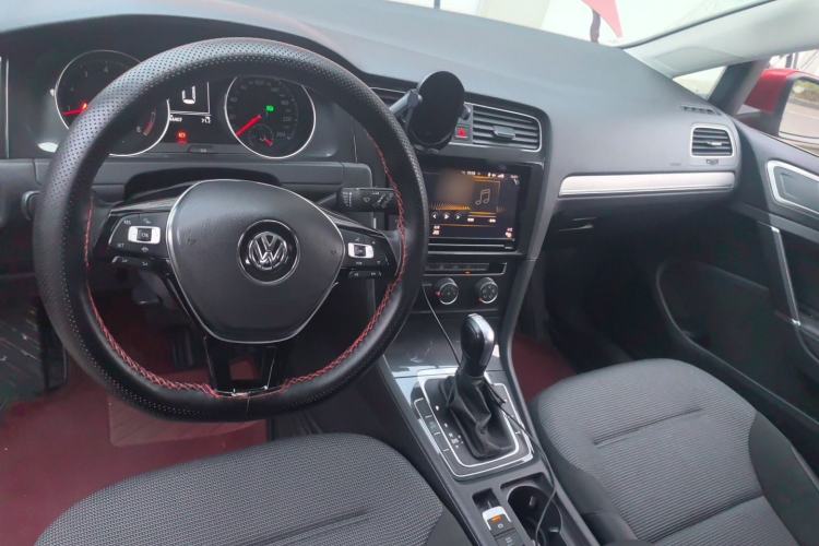 Used Volkswagen Golf 2019 280TSI DSG Comfort Version China V Standard Center Console
