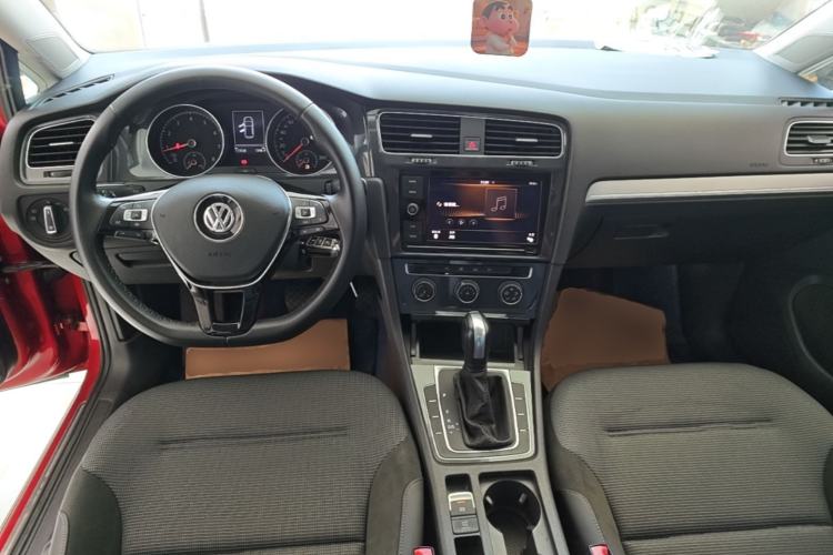 Used Volkswagen Golf 2019 1.6L Automatic Comfort Model China V Standard Center Console