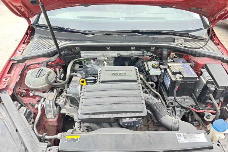 Used Volkswagen Golf 2019 1.6L Automatic Comfort Model China V Standard Engine Bay