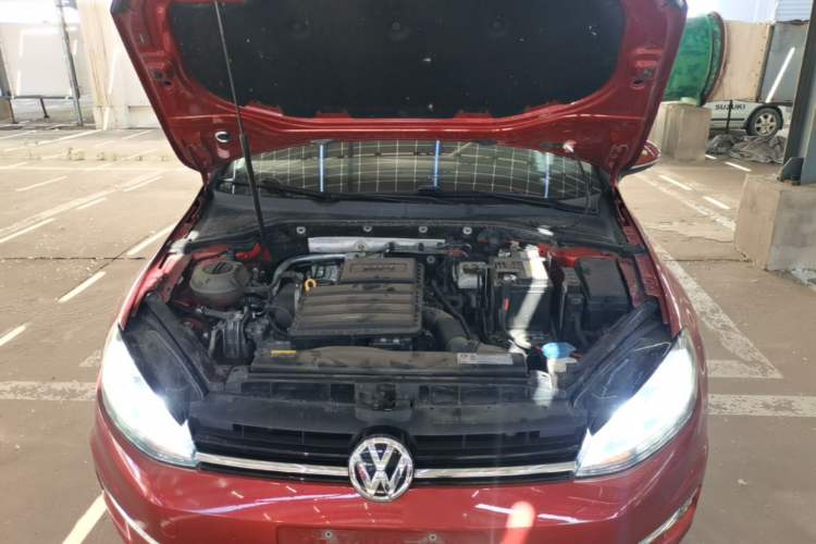 Used Volkswagen Golf 2019 1.6L Automatic Comfort Model China V Standard Engine Bay