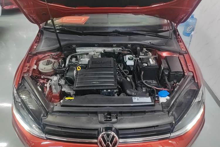Used Volkswagen Golf 2019 1.6L Automatic Comfort Model China V Standard Engine Bay
