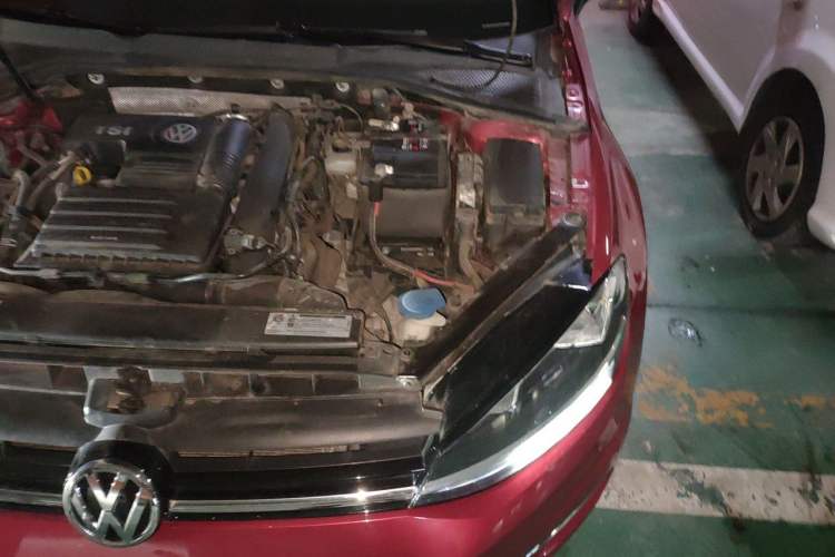 Used Volkswagen Golf 2019 280TSI DSG Comfort Version China VI Standard Engine Bay Left