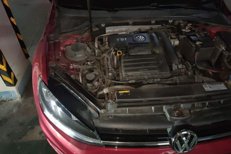 Used Volkswagen Golf 2019 280TSI DSG Comfort Version China VI Standard Engine Bay Right