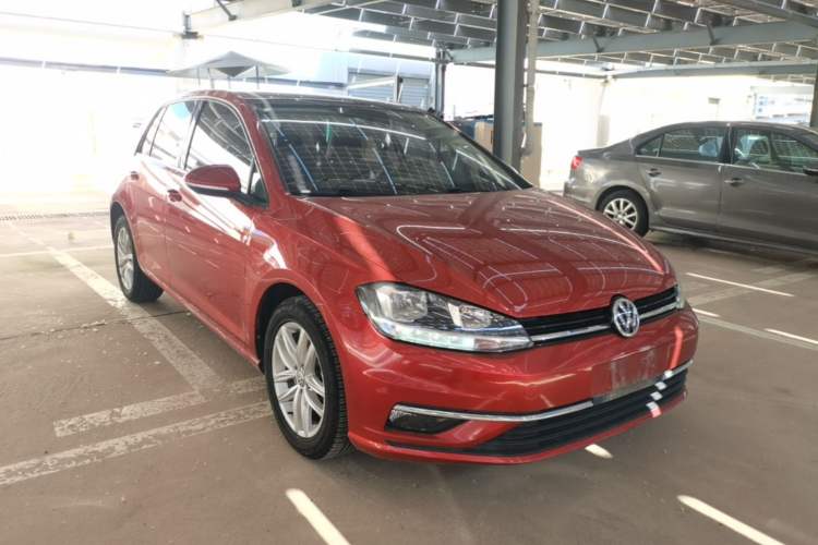 Used Volkswagen Golf 2019 1.6L Automatic Comfort Model China V Standard Front Right 45 Deg