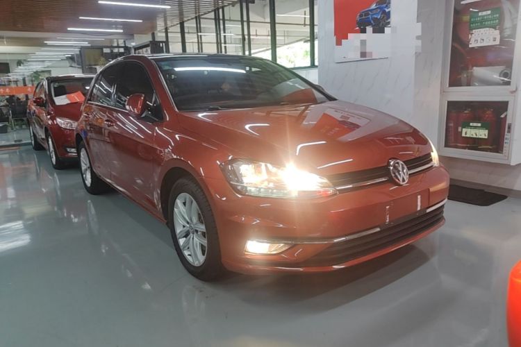 Used Volkswagen Golf 2019 1.6L Automatic Comfort Model China V Standard Front Right 45 Deg