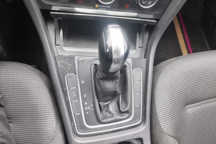 Used Volkswagen Golf 2019 280TSI DSG R-Line Model China V Standard Gear Lever