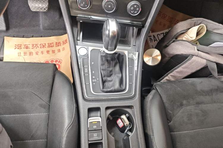Used Volkswagen Golf 2019 280TSI DSG Luxury Version China VI Standard Gear Lever