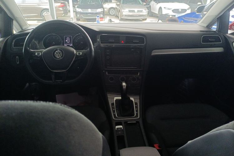 Used Volkswagen Golf 2019 280TSI DSG Comfort Version China VI Standard Interior 4