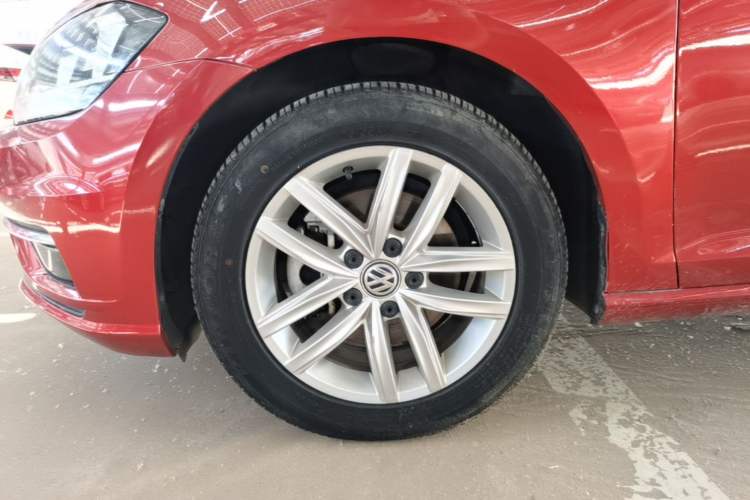 Used Volkswagen Golf 2019 1.6L Automatic Comfort Model China V Standard Left Front Wheel Hub