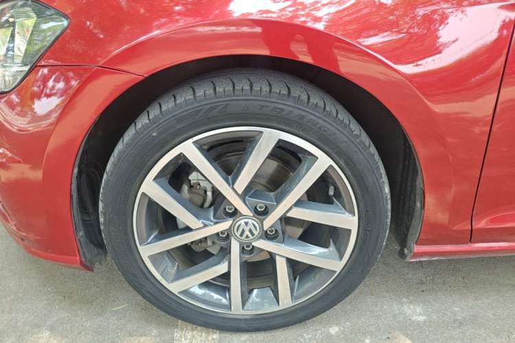 Used Volkswagen Golf 2019 280TSI DSG Luxury Version China VI Standard Left Front Wheel Hub