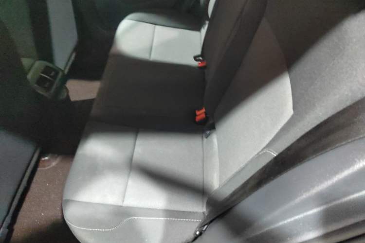 Used Volkswagen Golf 2019 200TSI DSG Comfort & Ambition Edition China VI Standard Left Rear Seat