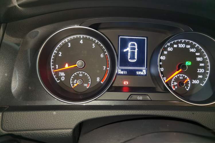 Used Volkswagen Golf 2019 1.6L Automatic Comfort Model China V Standard Odometer Close Up