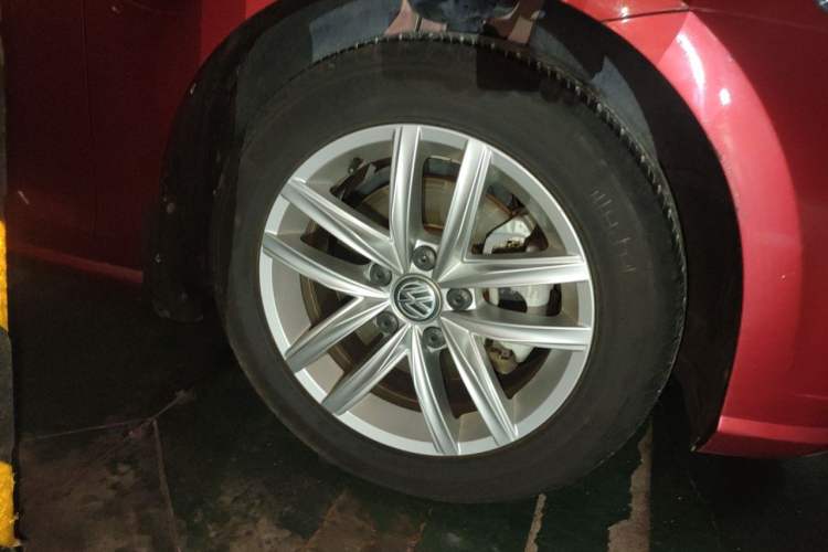 Used Volkswagen Golf 2019 280TSI DSG Comfort Version China VI Standard Right Front Wheel Hub