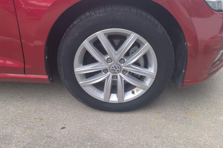Used Volkswagen Golf 2019 280TSI DSG Comfort Version China V Standard Right Front Wheel Hub