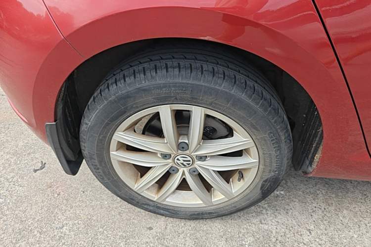 Used Volkswagen Golf 2019 1.6L Automatic Comfort Model China V Standard Right Rear Wheel Hub