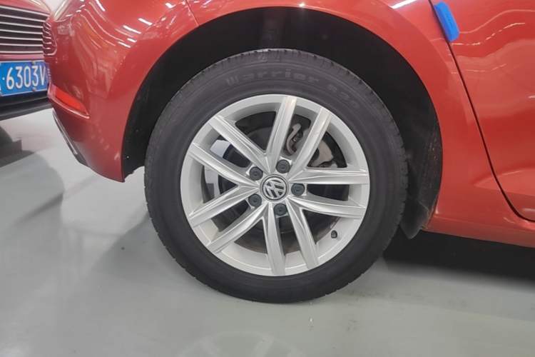 Used Volkswagen Golf 2019 1.6L Automatic Comfort Model China V Standard Right Rear Wheel Hub