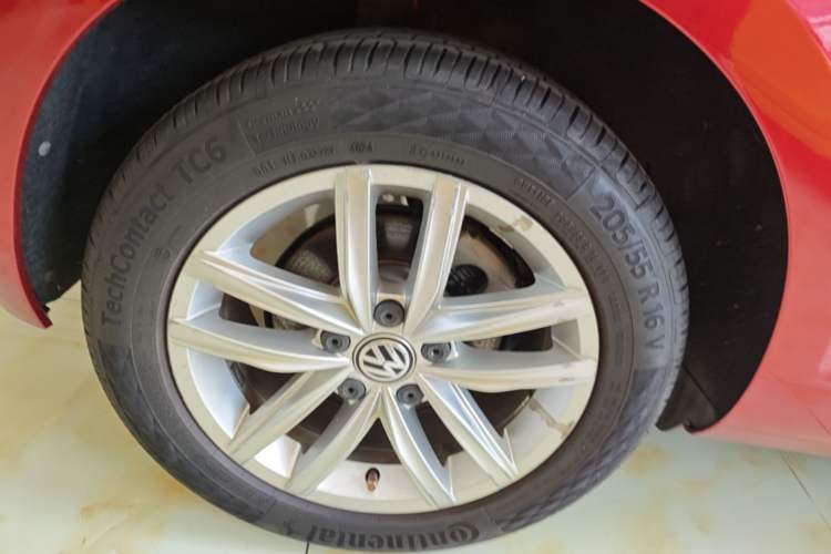 Used Volkswagen Golf 2019 1.6L Automatic Comfort Model China V Standard Right Rear Wheel Hub