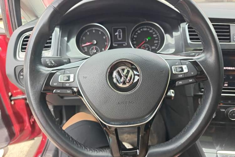 Used Volkswagen Golf 2019 1.6L Automatic Comfort Model China V Standard Steering Wheel