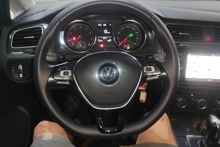 Used Volkswagen Golf 2019 1.6L Automatic Comfort Model China V Standard Steering Wheel