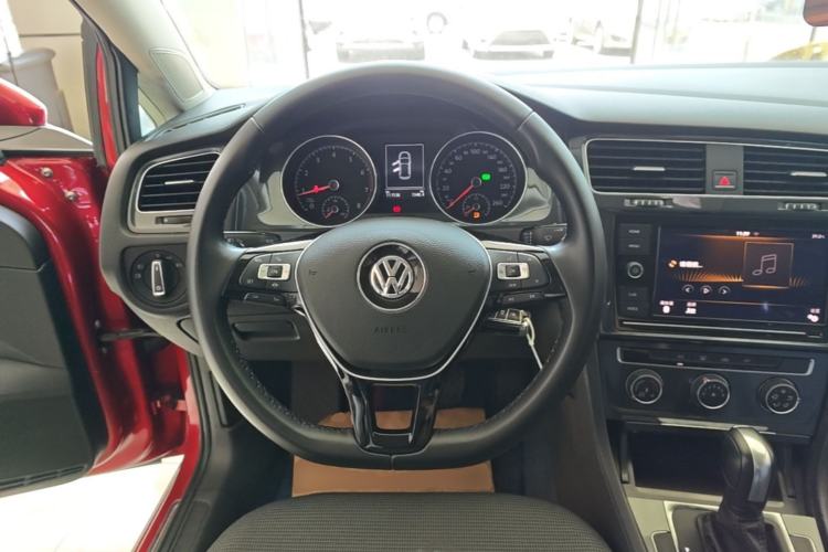 Used Volkswagen Golf 2019 1.6L Automatic Comfort Model China V Standard Steering Wheel