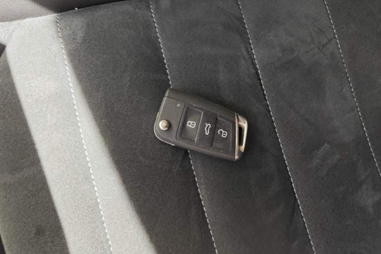 Used Volkswagen Golf 2019 280TSI DSG Luxury Version China VI Standard Vehicle Key