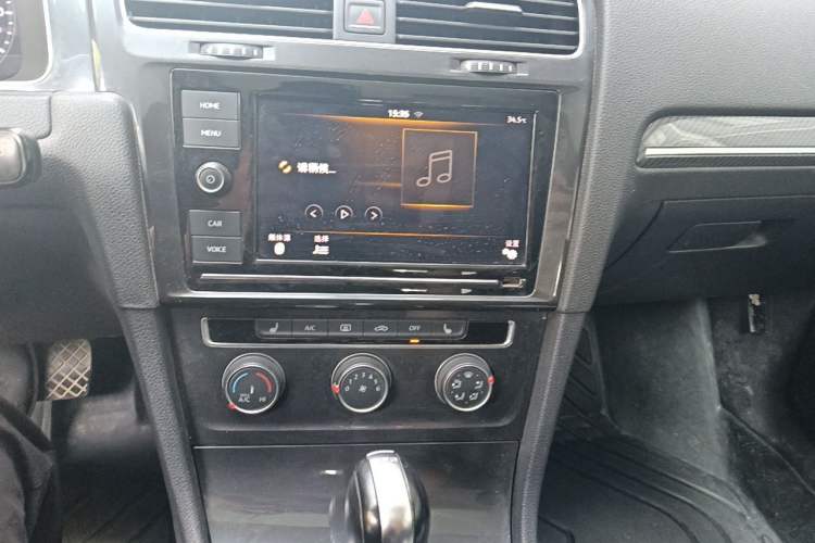 Used Volkswagen Golf 2019 280TSI DSG Luxury Version China VI Standard Audio And AC Panel