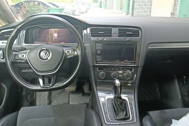 Used Volkswagen Golf 2019 280TSI DSG Luxury Version China VI Standard Center Console