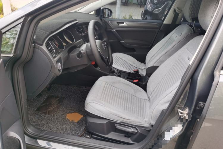 Used Volkswagen Golf 2019 1.8TSI Travel Edition Driver Seat